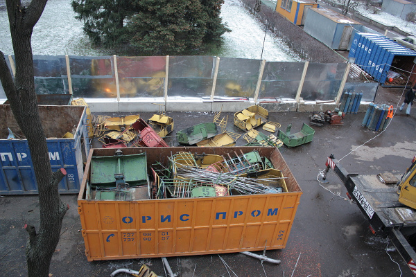 Демонтаж колеса обозрения в ЦПКО им. Горького 3